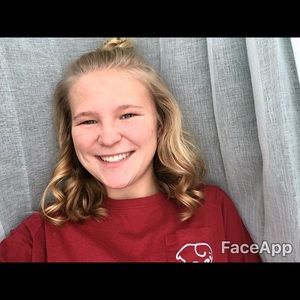 Meet your Posher, Claire